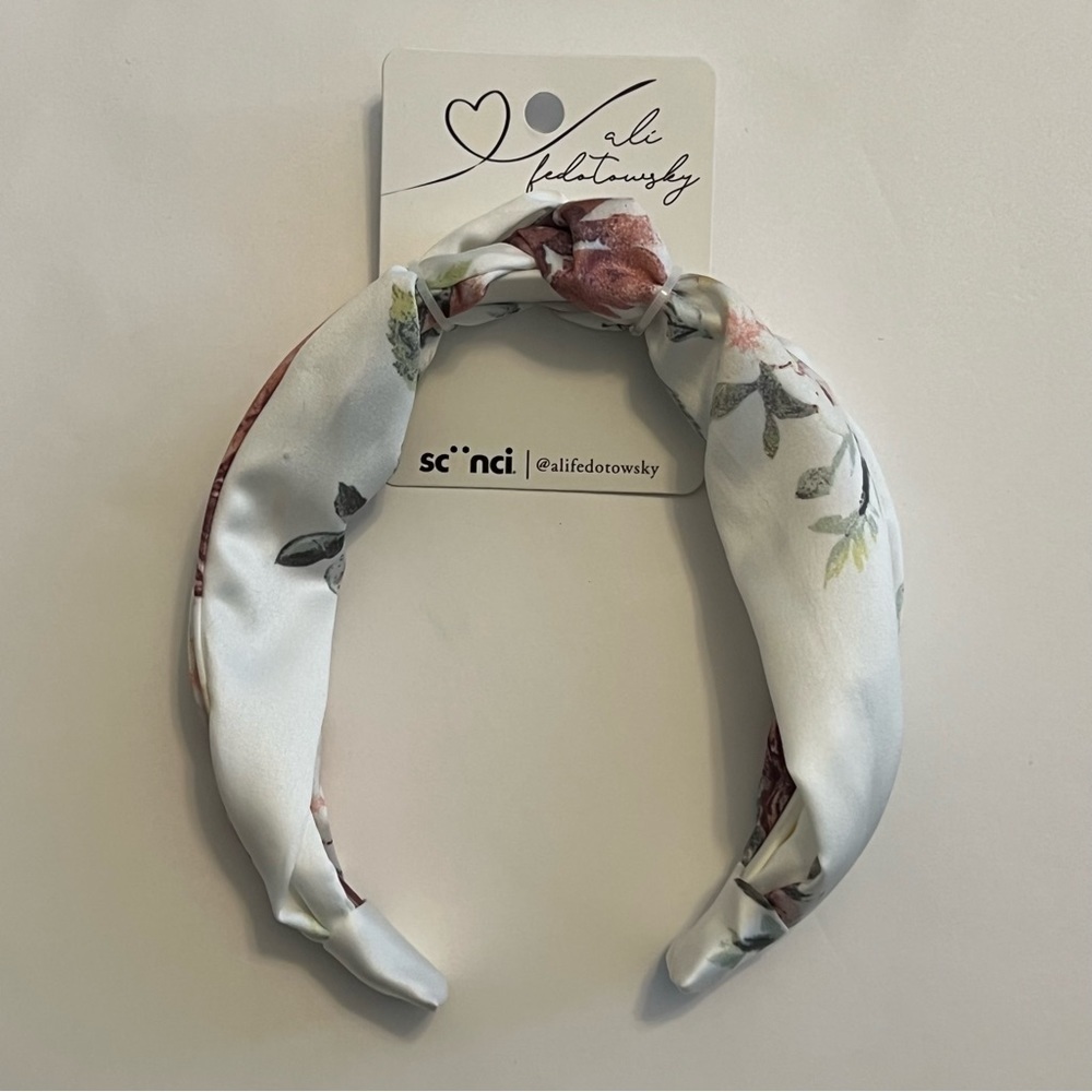 5/$20 Scunci Floral Knotted Headband